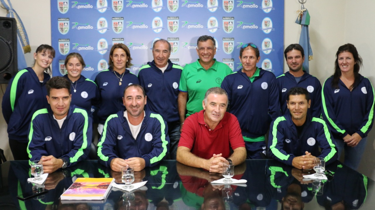 La Subsecretaría de Deporte de la Municipalidad de Ramallo presentó al equipo que llevará adelante los talleres de deportes en las diferentes localidades del Partido. Se incorporan los exfutbolistas David Ramírez y Javier Yacuzzi; también el profesor de educación física, David Vaquero y la profesora Lucrecia Rojas.