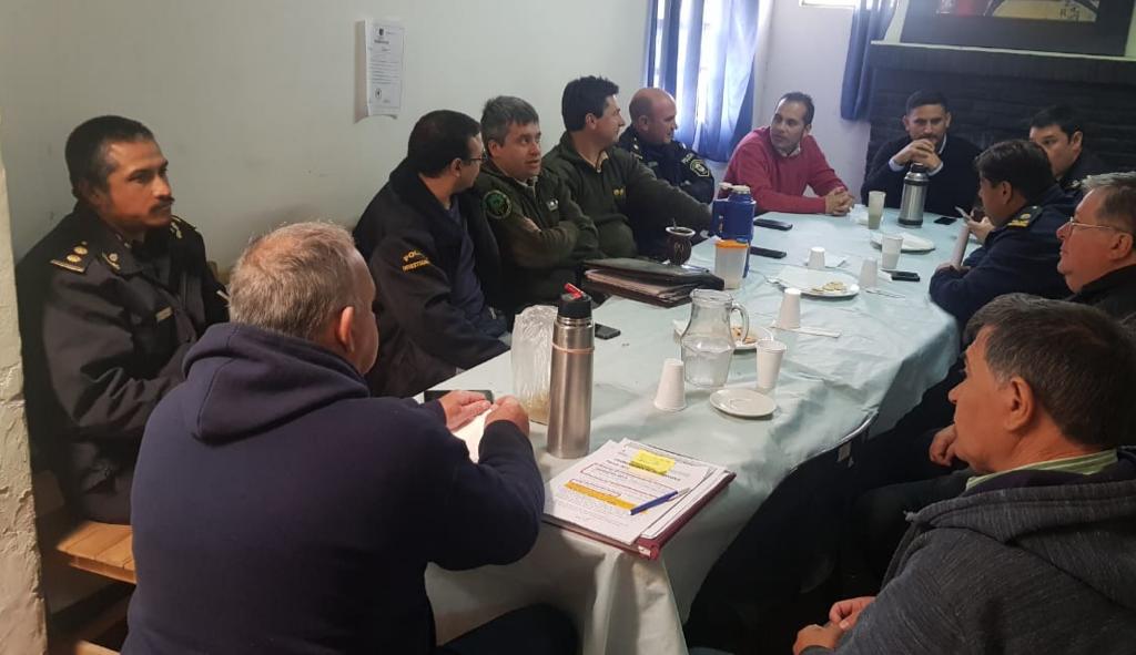 Se desarrolló una reunión del Comité de Seguridad de Ramallo. Estuvieron presentes el subsecretario de Seguridad de la Municipalidad, el jefe de la Policía Comunal de Ramallo, titulares policiales de las distintas Dependencias del partido, CPR Ramallo, DDI y Guardia Urbana.