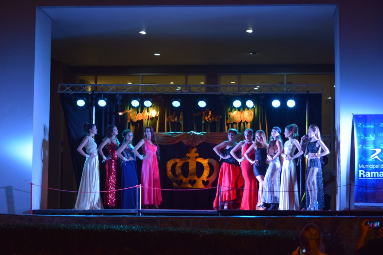 En el Hotel Howard Johnson se realizó una nueva Edición de la Elección de la Reina del Río 2019. La nueva soberana es Julieta Morilla a quien Delfina Braico, de Villa Ramallo, le entregó el Cetro y la Corona.