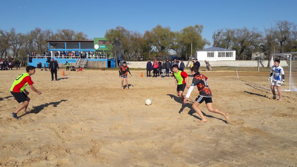 Esta semana finalizaron las disciplinas en donde Ramallo fue sede regional. El día jueves se selló el pase a la final de las categorías de futbol playa, donde la costa del río Paraná fue el escenario ideal para clasificar en la categoría Sub 14 a los deportistas del Club Los Andes; y en la categoría Sub 16, al Club Defensores.