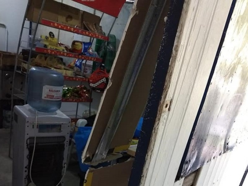 El robo ocurrió en la madrugada del martes 4 de junio, cuando sujetos desconocidos violentaron una puerta e ingresaron al sector de cantina ubicado en el complejo de canchas de paddle del Club Náutico en la ciudad de Ramallo.
