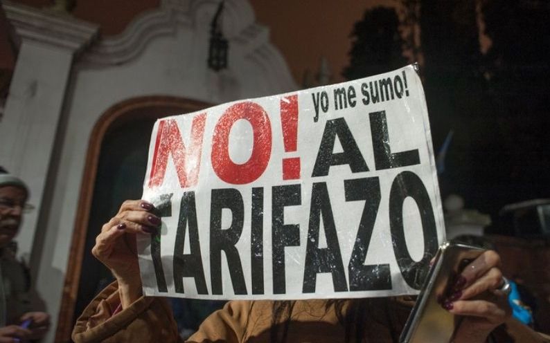 El bloque de Concejales de Unidad Ciudadana-FpV presentó en la sesión de este jueves 7 de junio un proyecto de resolución repudiando el veto del presidente Mauricio Macri a la baja de las tarifas de luz y gas. Pero Cambiemos hizo pesar la mayoría automática y lo votó en contra.