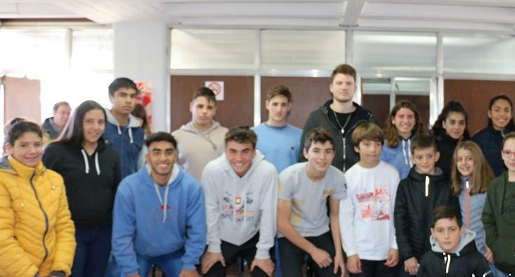 Se entregaron las becas a deportistas de elite a través del Fondo Municipal del Deporte 2018 (FOMUDE). También se entregaron subsidios a los Clubes deportivos del Partido de Rmaallo.