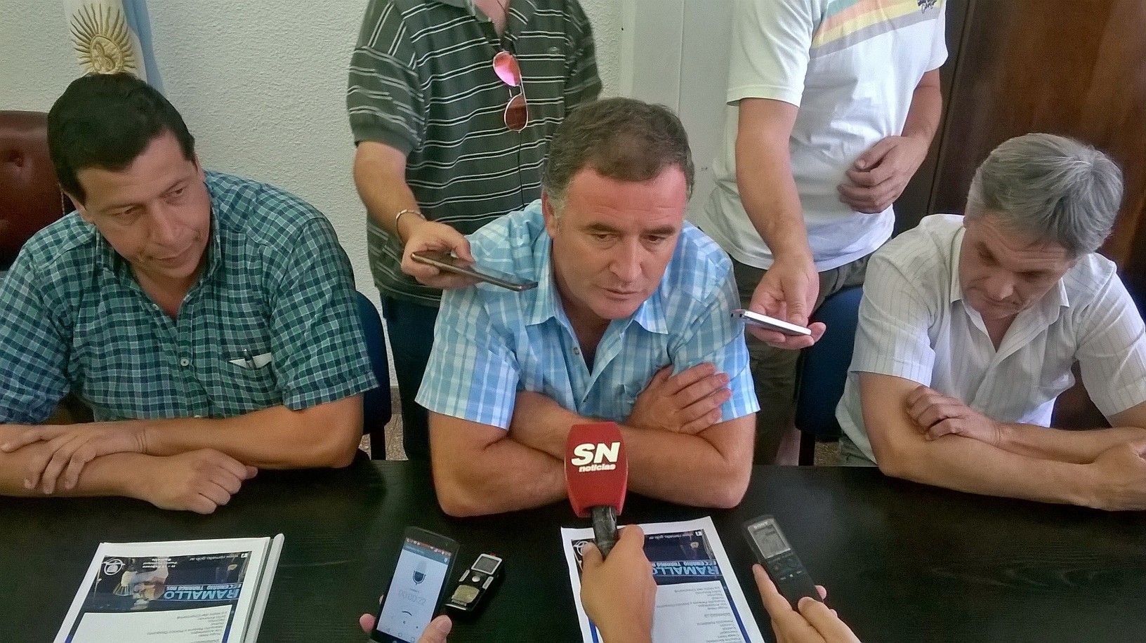El intendente Mauro David Poletti junto al subsecretario de Cultura y Comunicación Mauricio Carol y el presidente del Honorable Concejo Deliberante Elvio Zanazzi anunciaron oficialmente a la prensa toda la cartelera completa de artistas que acompañarán esta gran fiesta.