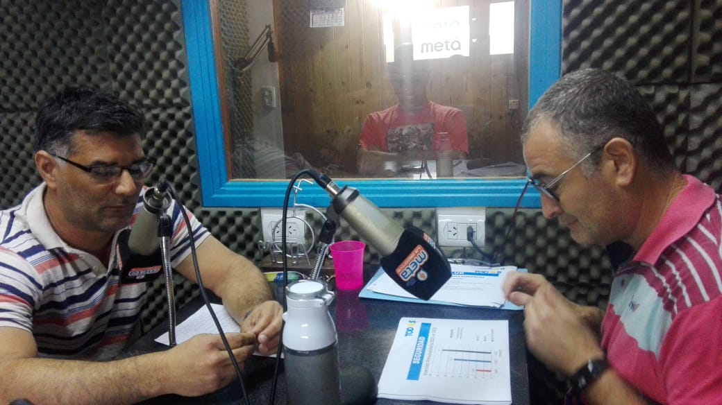 Los dos candidatos más votados en las PASO debatieron en radio de cara al próximo 27 de octubre. El encuentro se dio por iniciativa de Radio Meta (FM 94.1) de Villa Ramallo, donde estuvieron presentes el intendente Mauro Poletti, por el Frente de Todos, y el concejal Gustavo Perie, de Juntos por el Cambio.