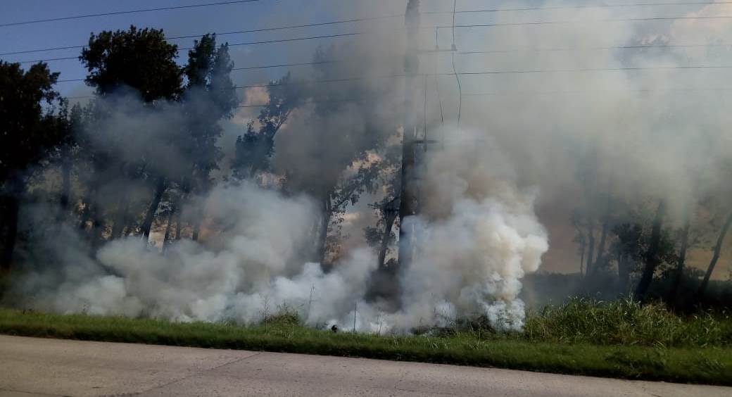 Bomberos Voluntarios fueron alertados por un incendio en las instalaciones de la explanta de biodiesel Fox Oíl, ya en desuso, ubicada en el Parque Industrial Comirsa.