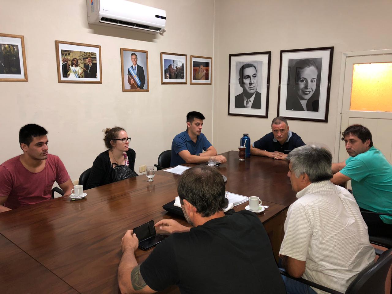 En la Sala de Reuniones del Municipio se realizó un encuentro de trabajo entre el intendente, parte de su Gabinete, dirigentes de Fútbol Veteranos de Nogoyá y el Club Atlético Liga de Veteranos de Fútbol del Partido de Ramallo, con el objetivo de darle forma al Torneo Nacional de Fútbol de Veteranos a desarrollarse los días 30 y 31 de marzo y 1 de abril de este año.