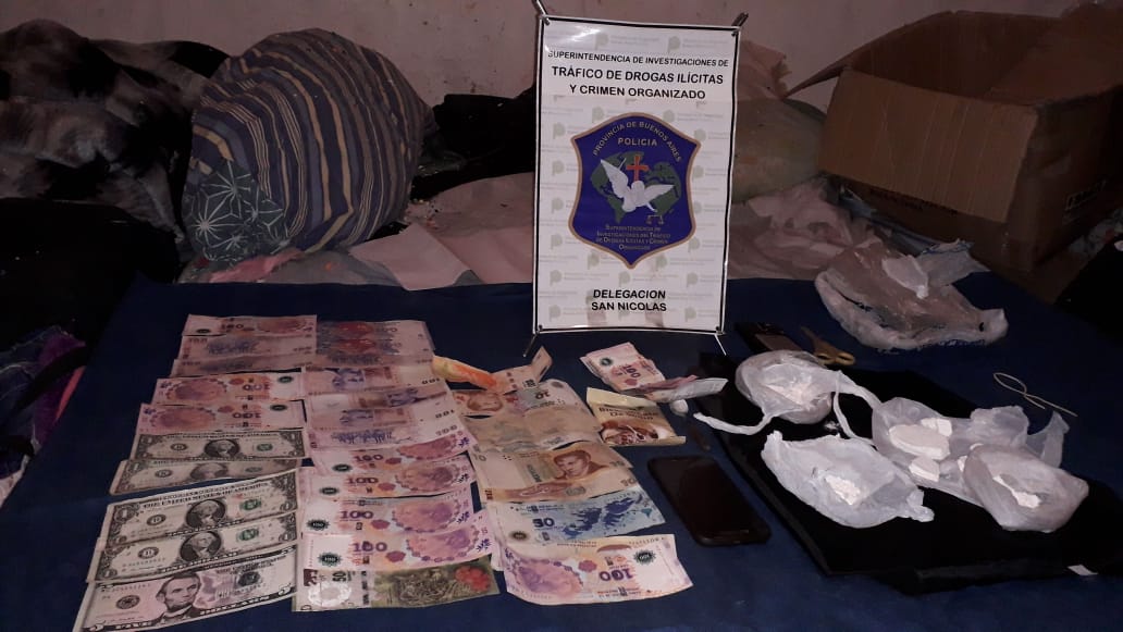 Una mujer fue detenida tras un operativo de la Policía Bonaerense, denominado “Globo Blanco”, en la ciudad de Ramallo. Fue en la tarde del día martes 25 de junio, en una vivienda de calle Juan B. Justo al 1300.