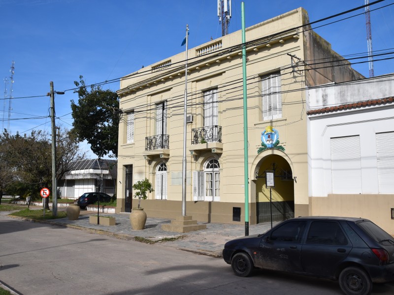La Comisaría Primera de Ramallo informó que un sujeto de 21 años de edad habría intentado abusar de dos menores, en las inmediaciones de un Centro de Integración Municipal, en la zona de España y Santa Fe.