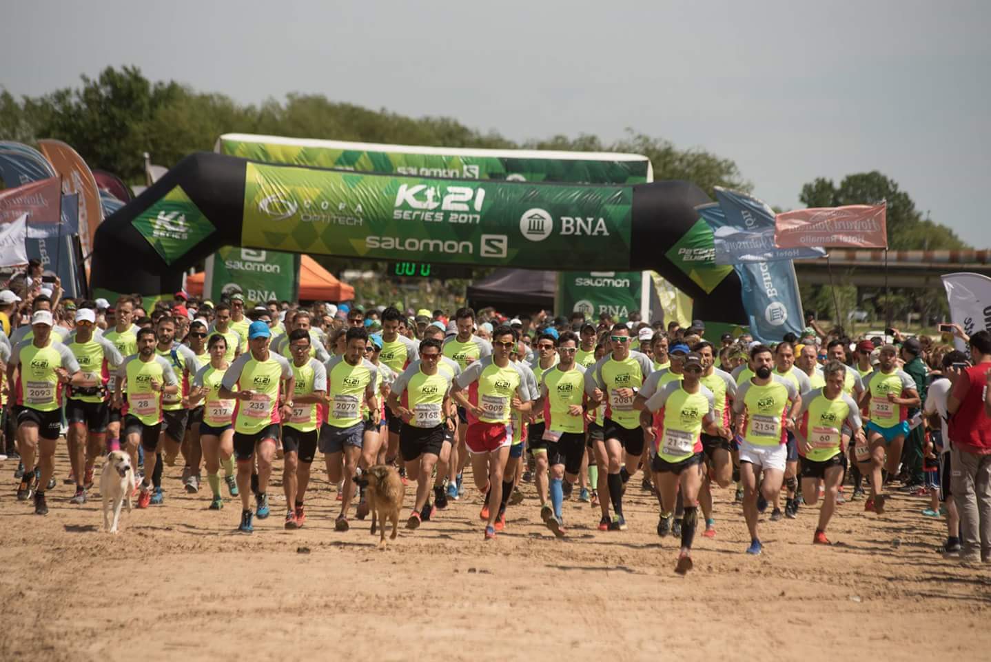 En conferencia de prensa, el intendente Mauro David Poletti realizó la presentación de lo que será el cierre del Salomón K21 Series Copa Optitech que repite el escenario en las playas del Paraná. Se llevará a cabo el domingo 28 de octubre comenzando en nuestras playas del Río Paraná desde el Parador Municipal.