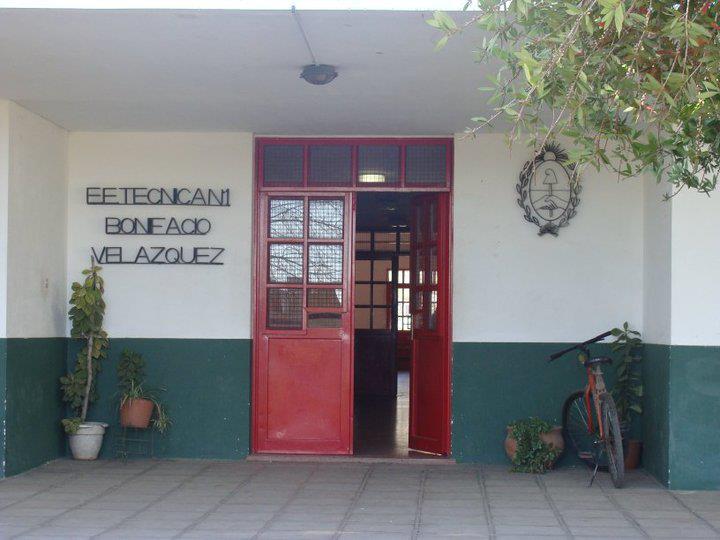 Se confirmó un nuevo caso de gripe A en Ramallo. Se trata nuevamente de un joven que asiste a la Escuela Técnica N° 1 “Bonifacio Velázquez”. El joven evoluciona bien y no tiene factores de riesgo.