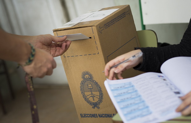 Este sábado 22 de junio vence el plazo para inscribir a los candidatos que estarán compitiendo en las próximas elecciones. Con pocas certezas, las diferentes fuerzas políticas han hecho del hermetismo su estrategia.