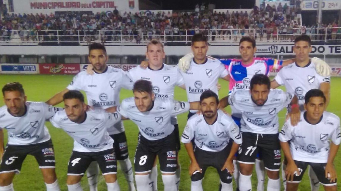 El plantel de fútbol del “Torneo Federal A” de Defensores de Belgrano disputará un amistoso ante All Boys (equipo del Nacional B). Dicho cotejo se desarrollará este viernes en el estadio “Salomón Boeseldín” desde las 20:00 hs.