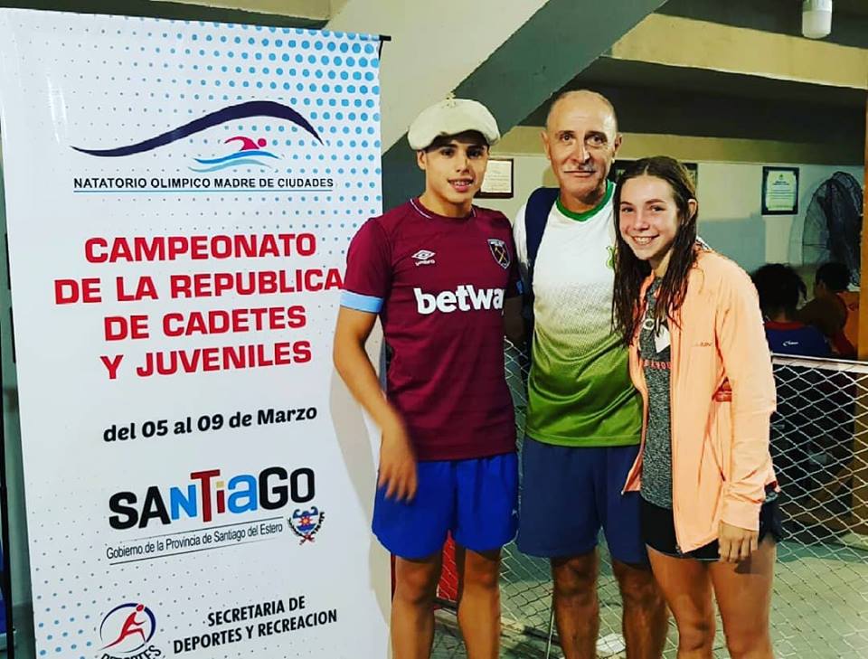 Los jóvenes nadadores ramallenses, Catalina Oviedo y Francisco Butti, redondearon una destacada participación en el Campeonato República de Natación para Cadetes y Juveniles que contó con la participación de 750 nadadores de todo el país.
