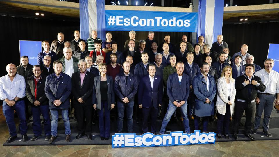El intendente Mauro Poletti participó de la cumbre del Partido Justicialista bonaerense en la localidad de Cañuelas, donde estuvieron presentes los alcaldes de ese sector político. La convocatoria estuvo signada por el respaldo a la fórmula presidencial de Alberto Fernández y Cristina Fernández de Kirchner.