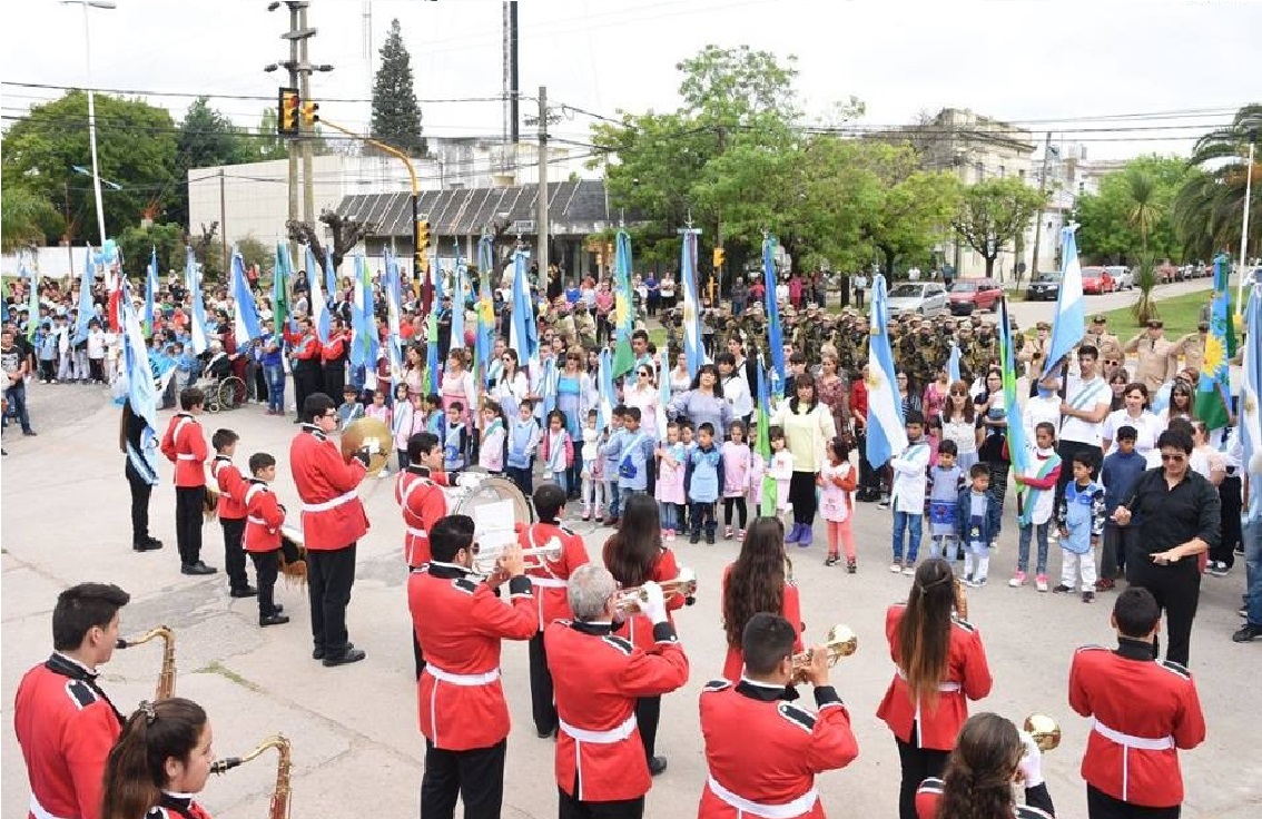 La Municipalidad de Ramallo invita a participar de los festejos por el 209 Aniversario de la Revolución de Mayo. Los festejos se realizaran en la Plaza José María Bustos, en la intersección de Mitre y Moreno.