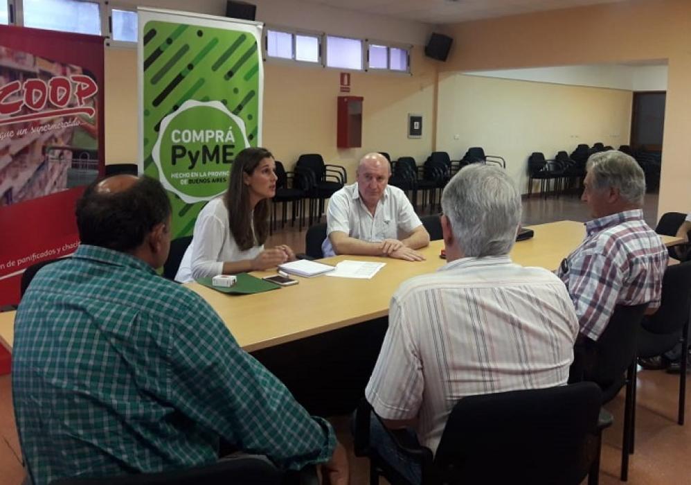 El acuerdo es con el Ministerio de Producción de la provincia de Buenos Aires para que las empresas pequeñas puedan romper el cerco que les impide llegar a las grandes cadenas de supermercados.