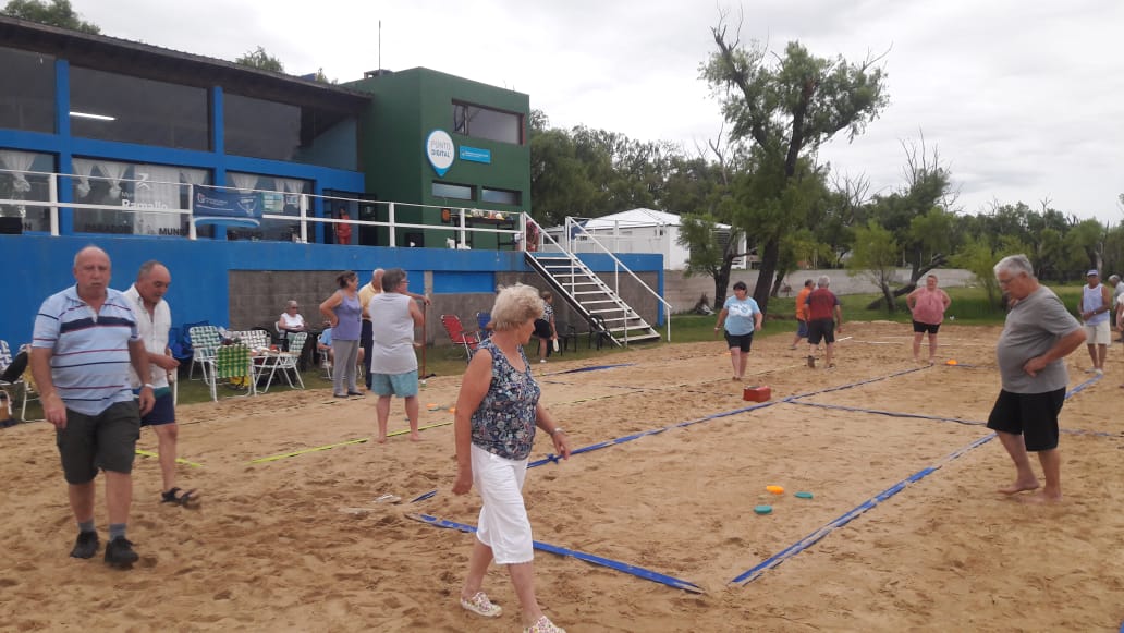 Con una variada oferta de actividades y deportes, una gran concurrencia y con instalaciones en excelente estado, hacen del Parador Municipal la primera opción para las familias que lo visitan.