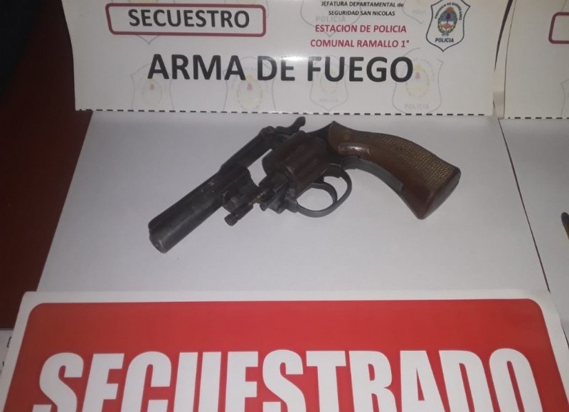 Arma secuestrada.