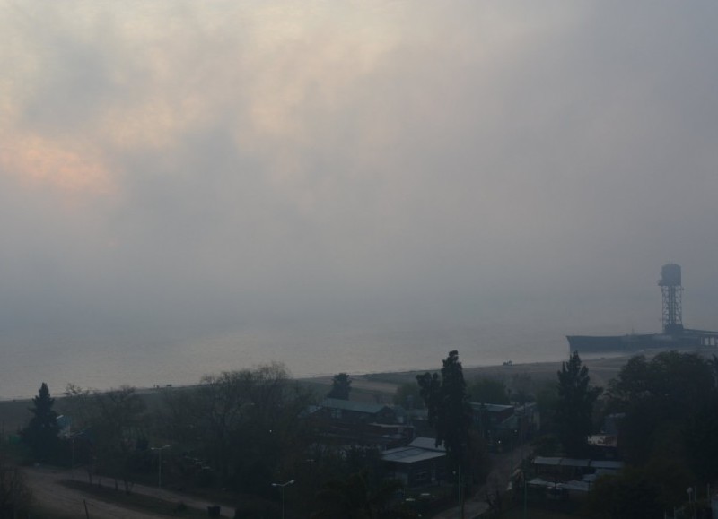 El humo pasó a ser parte del paisaje.