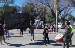 El Polo Obrero protestó frente al municipio