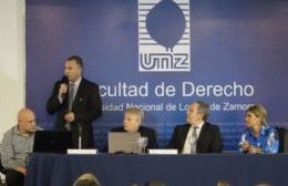 Poletti disertó en la Universidad de Lomas de Zamora