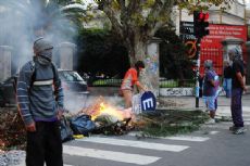 Un episodio de �ndole judicial, derivado de un conflicto sindical, incluy� la participaci�n de Quebracho en protestas callejeras