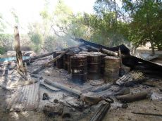 El fuego destruy� el rancho y la caba�a de la familia Hern�ndez.