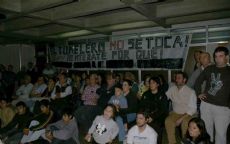 Presenciaron la sesi�n donde se aprob� por mayor�a la resoluci�n.