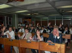 El cuerpo deliberativo se mostr� sorprendido ante la dimisi�n.