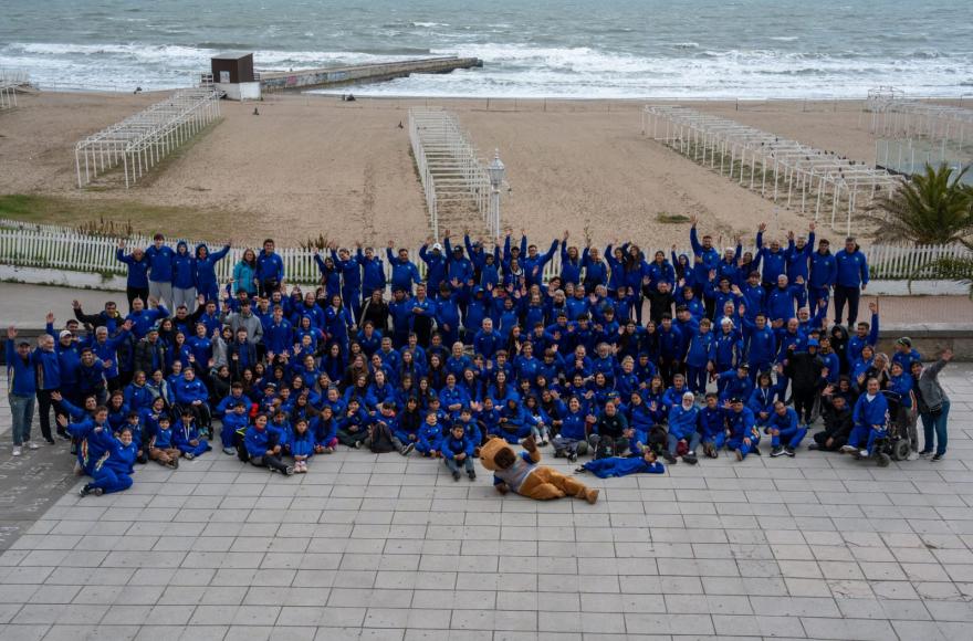 La delegación de Ramallo se fotografió junto a Poletti en Mar del Plata