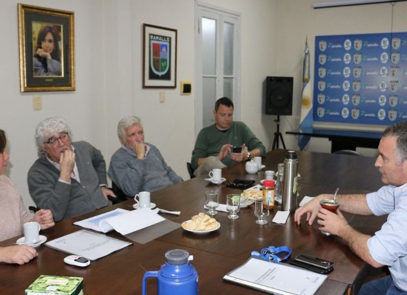 Reunión encabezada por el intendente.