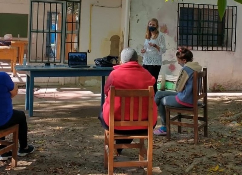 Capacitación a cargo de la licenciada Karina Pisani.
