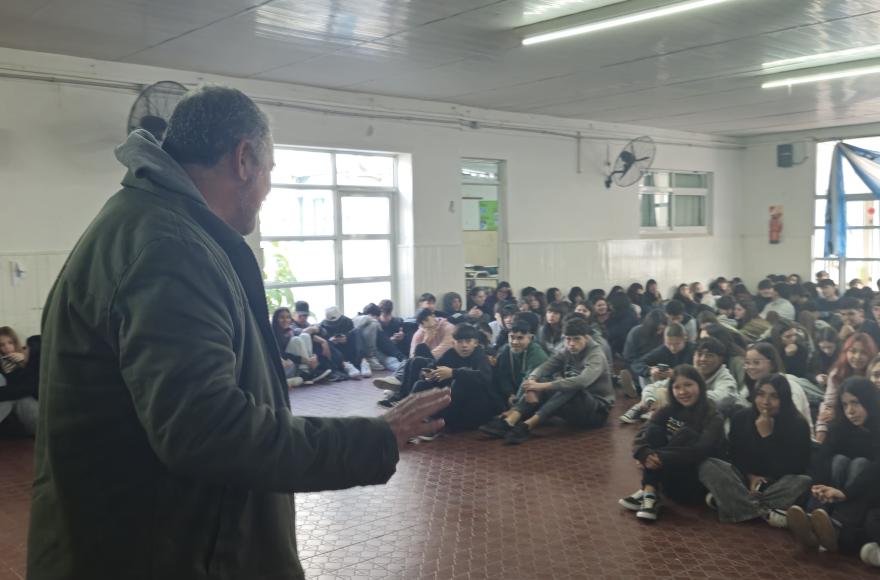 El proyecto nace de la comunidad educativa de la Escuela.