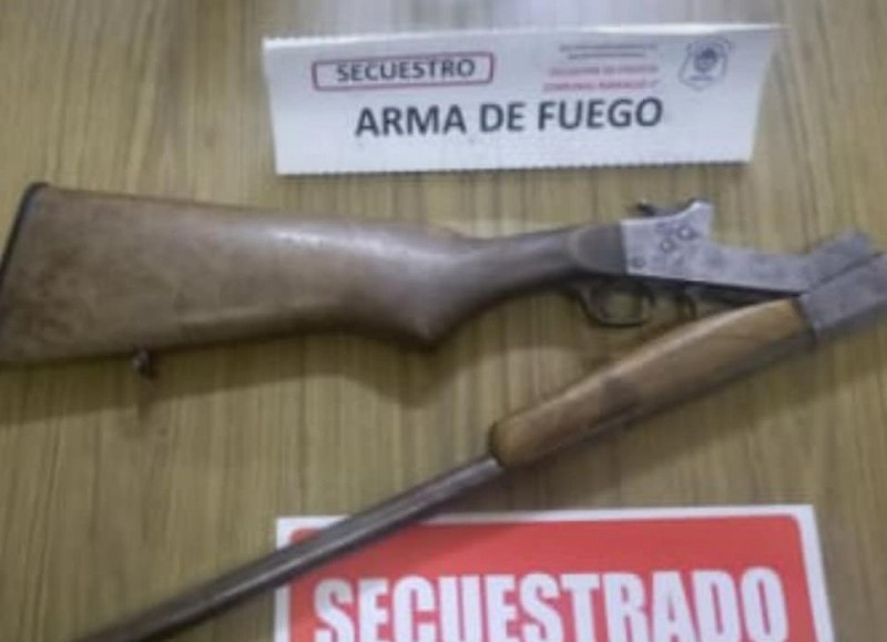 Arma secuestrada.