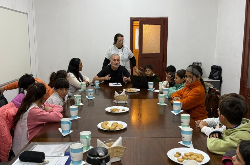 Alumnos de la escuela rural N°20 “San Carlos” visitaron al intendente