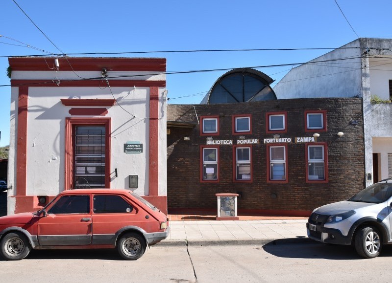 Biblioteca Popular Fortunato Zampa.