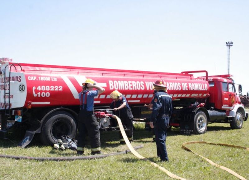 Rápido despliegue de Bomberos.