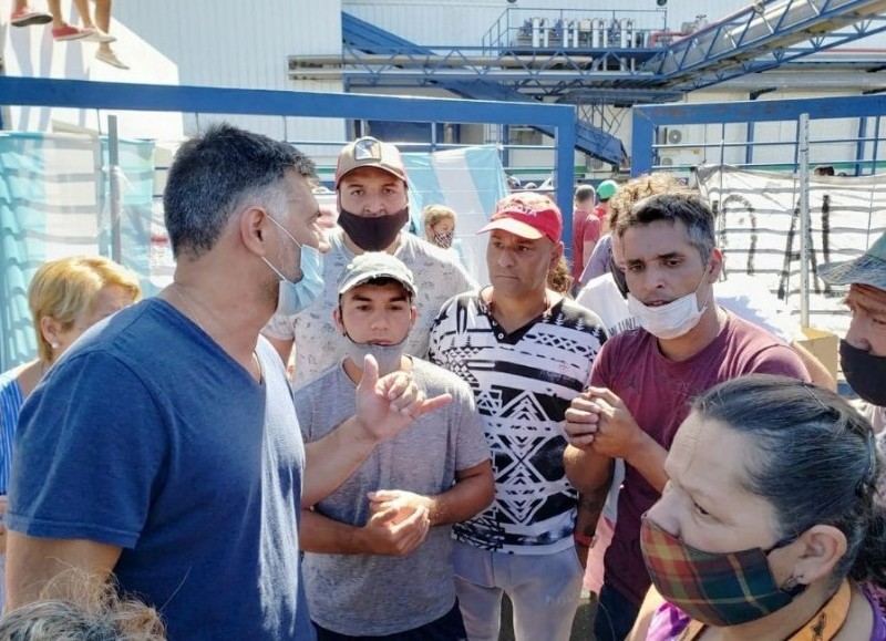 Gustavo Perié tuvo una reunión con los trabajadores.