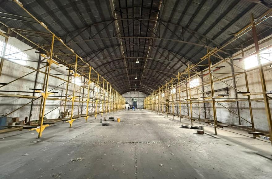 El galpón será destinado a actividades deportivas, eventos culturales y encuentros comunitarios.