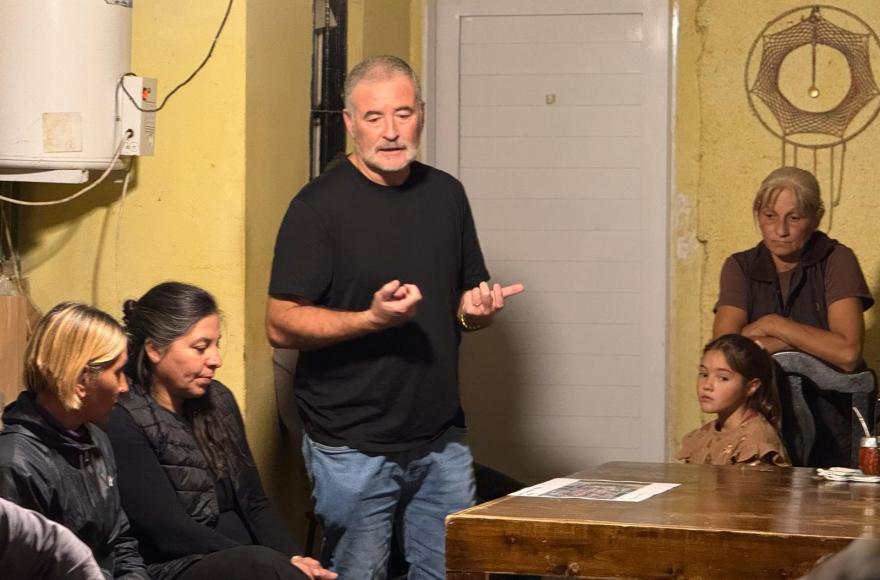 Poletti anunci&oacute; el inicio del asfaltado de 17 cuadras en Barrio La Ribera