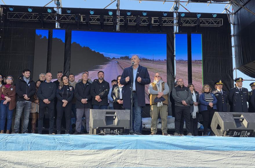 El intendente municipal agradeció a los vecinos de El Paraíso por “dejarnos ser parte de estos festejos que ya son tradicionales en la localidad”.