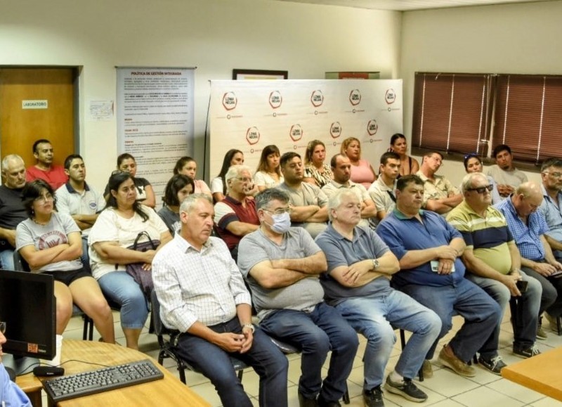 Se entregaron los certificados a los 27 profesionales que participaron del curso de manejo de autoelevadores, una iniciativa de la Secretaría de Desarrollo Local y la Dirección de Empleo de Ramallo.