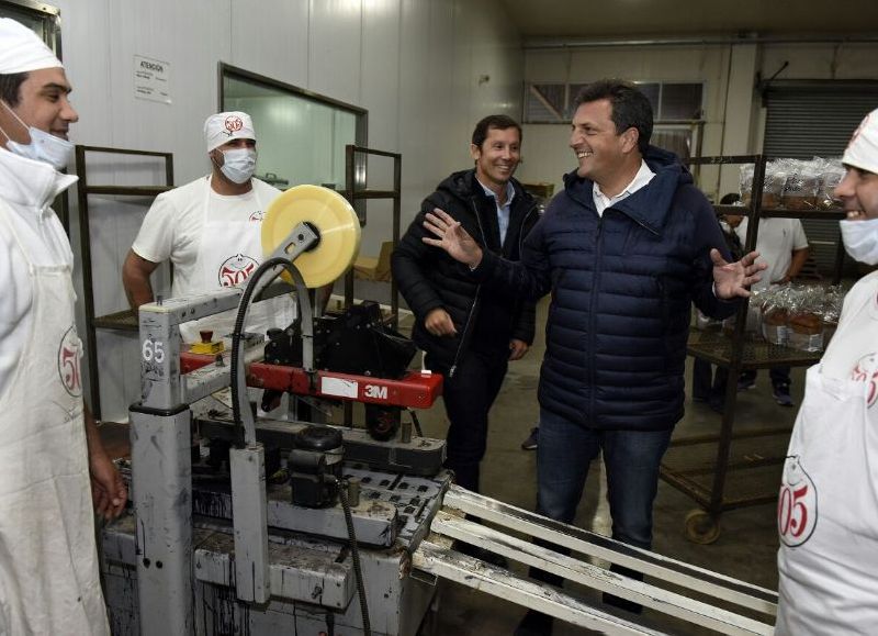 Sergio Massa durante su recorrida en San Pedro.
