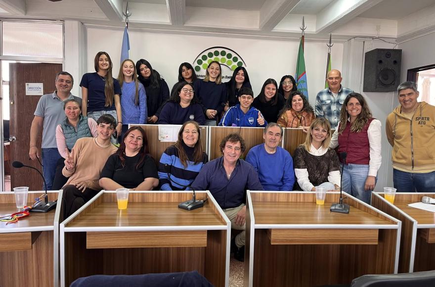 Estudiantes de Pérez Millán comenzaron la experiencia de “Concejales por un Día”