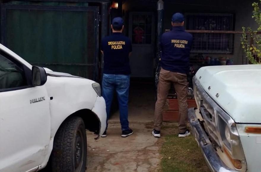 El procedimiento en Ramallo formó parte de un despliegue simultáneo que incluyó más de 100 efectivos.