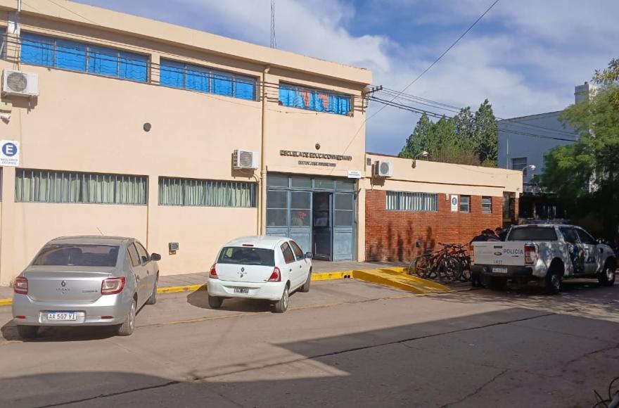 Escuelas bajo alerta en Ramallo: operativos y controles tras amenazas virales