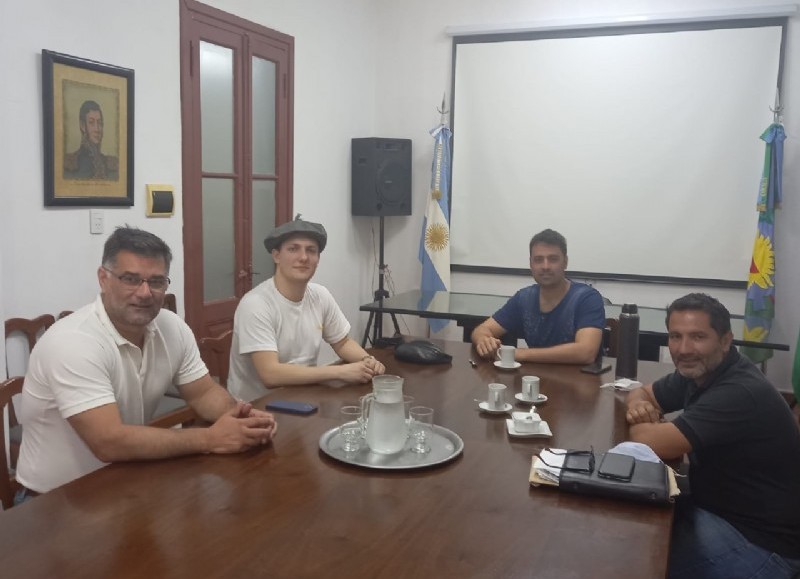 Reunión en Intendencia.