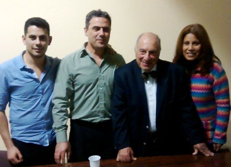 Emanuel Duarte (segundo consejero escolar), Fabrizio Lanzilliotta (primer concejal), Julio Cruciani (senador nacional) y Susana Belan (segunda diputada provincial).