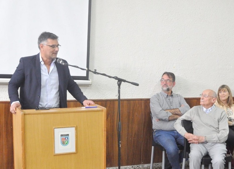 Fue una jornada en que se homenajeó y honró la labor de los educadores personificándolas en los integrantes de esta obra.